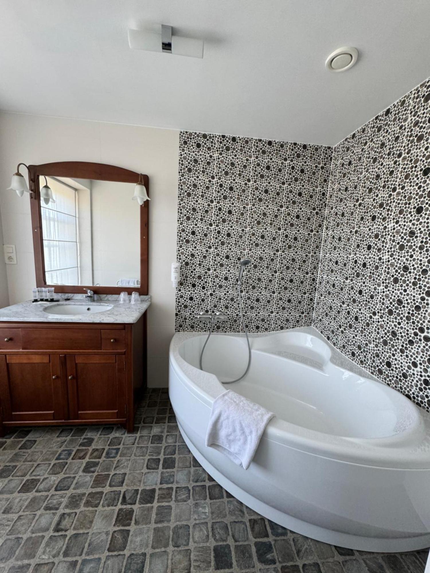 Ouwe Schuure Bed & Breakfast Sluis Exterior photo
