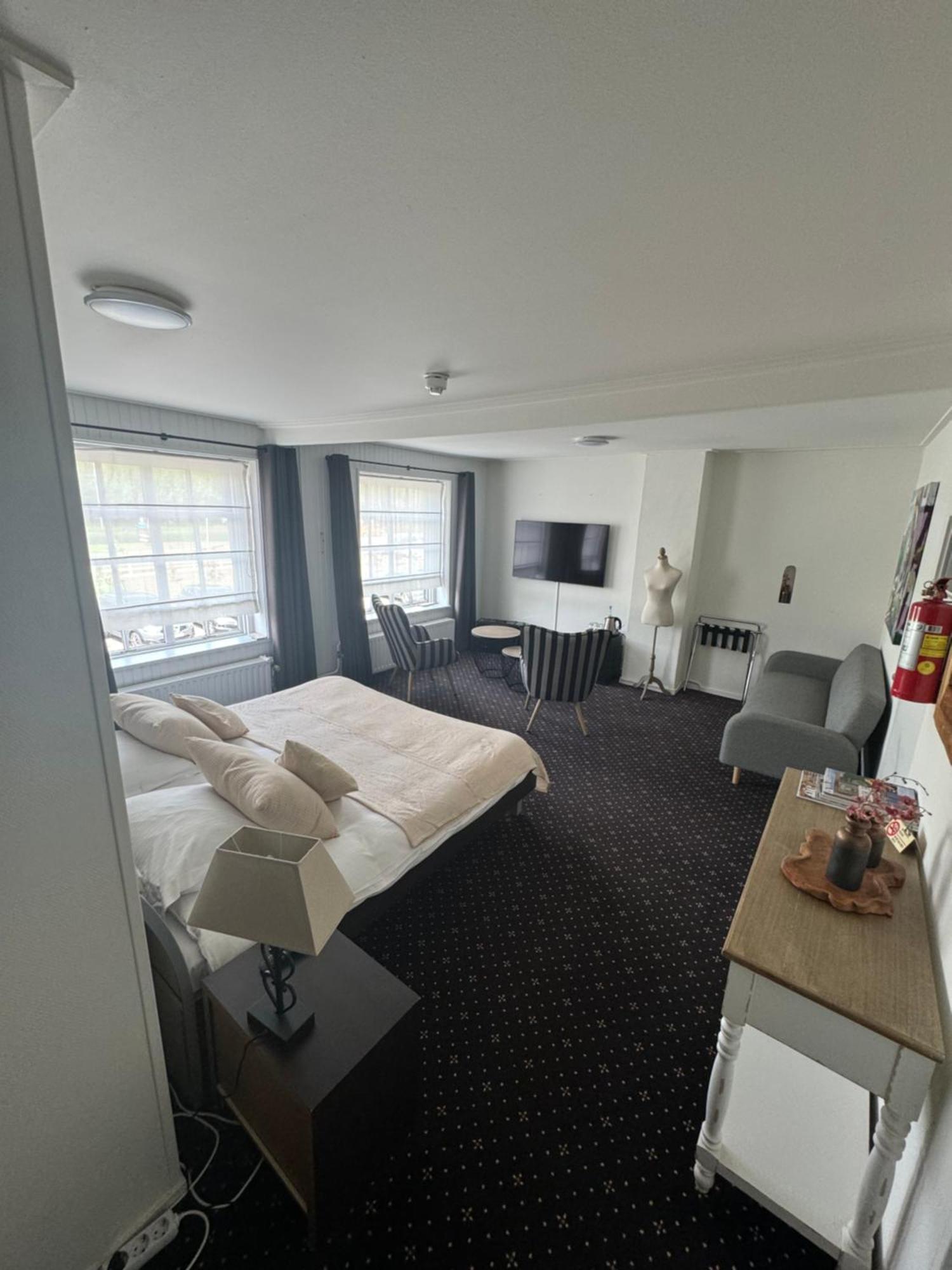 Ouwe Schuure Bed & Breakfast Sluis Exterior photo