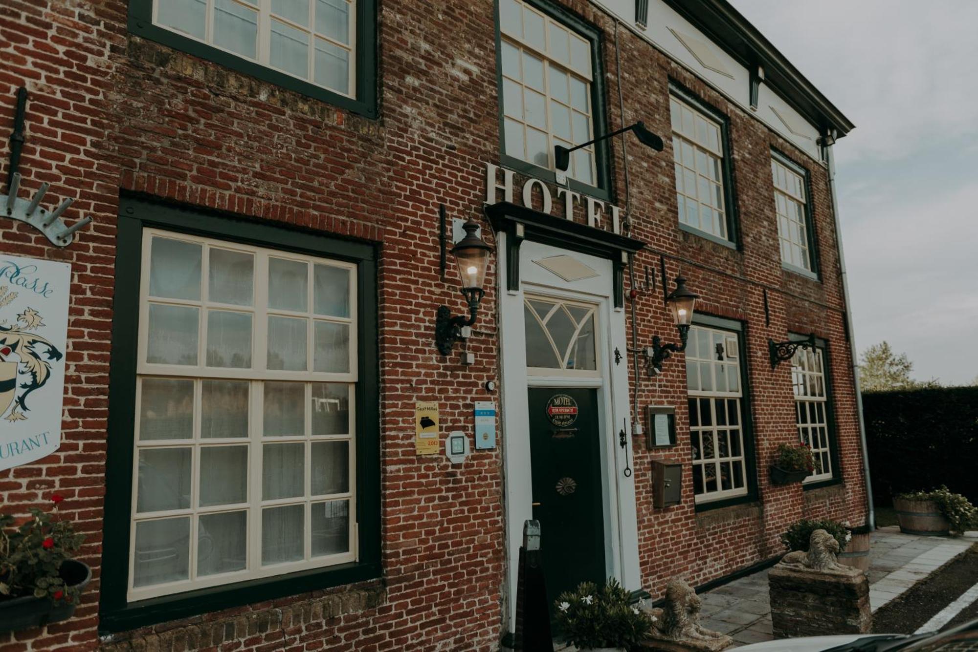 Ouwe Schuure Bed & Breakfast Sluis Exterior photo
